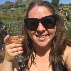 Meet your Posher, Kelli